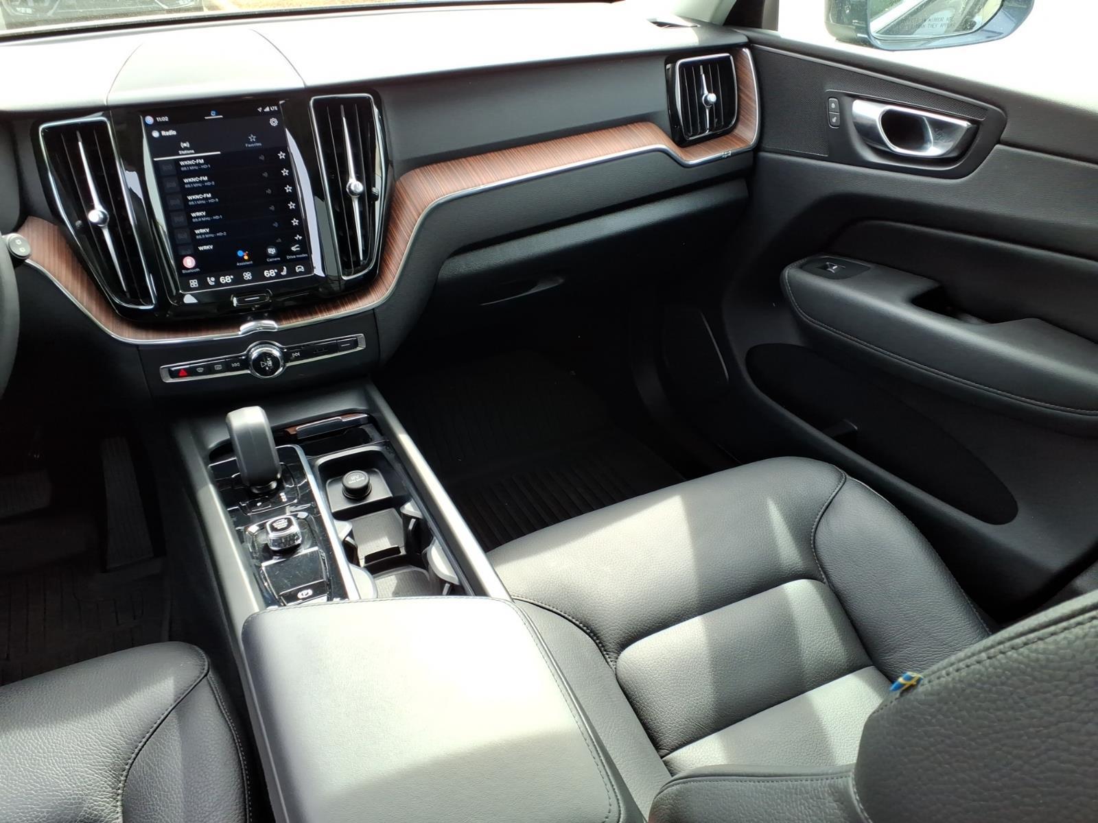2023 Volvo XC60 Plus - Photo 11