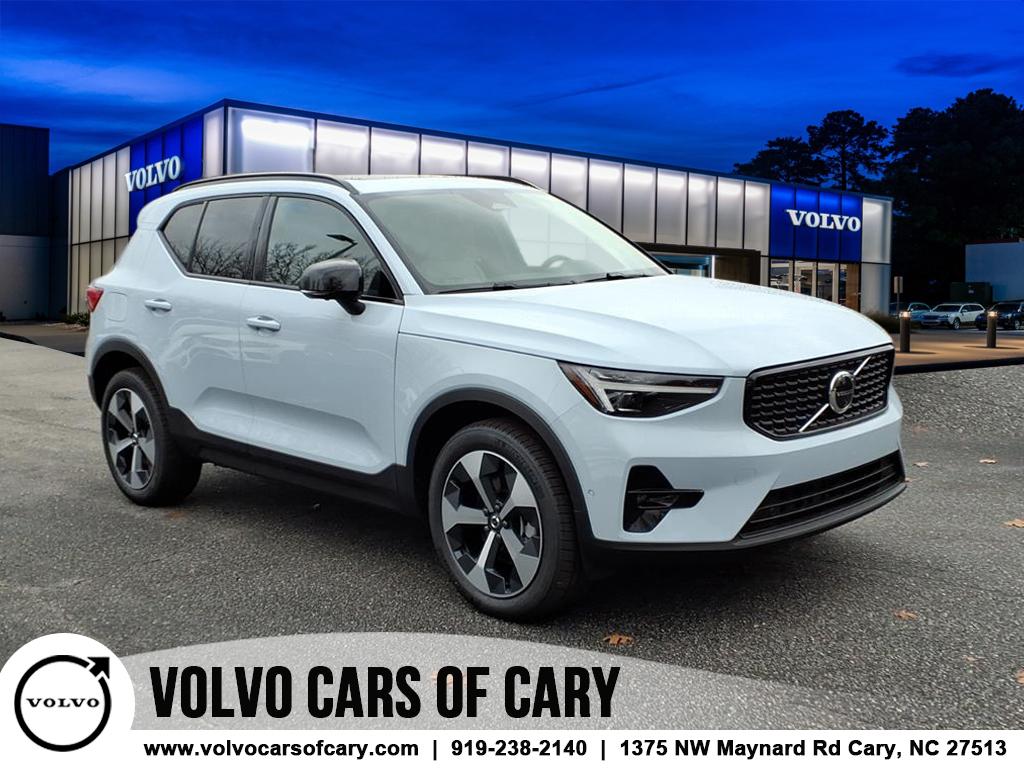 2026 Volvo XC40 Plus's photo