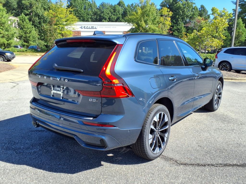 2026 Volvo XC60 B5 Plus photo 3