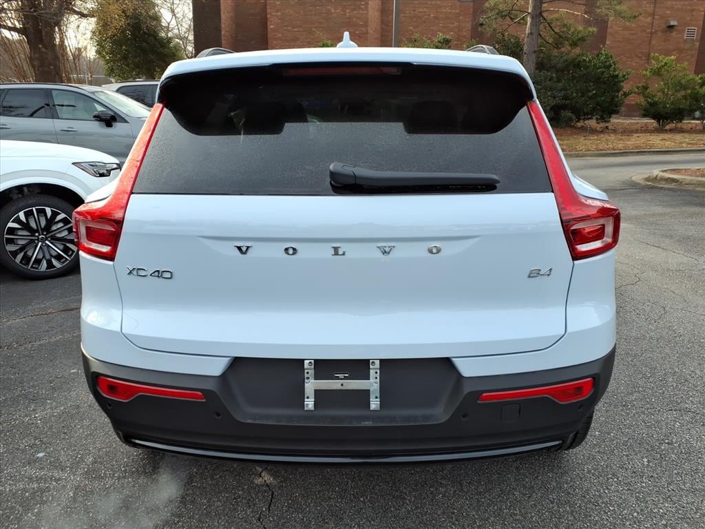 New 2026 Volvo XC40 B4 Plus SUV