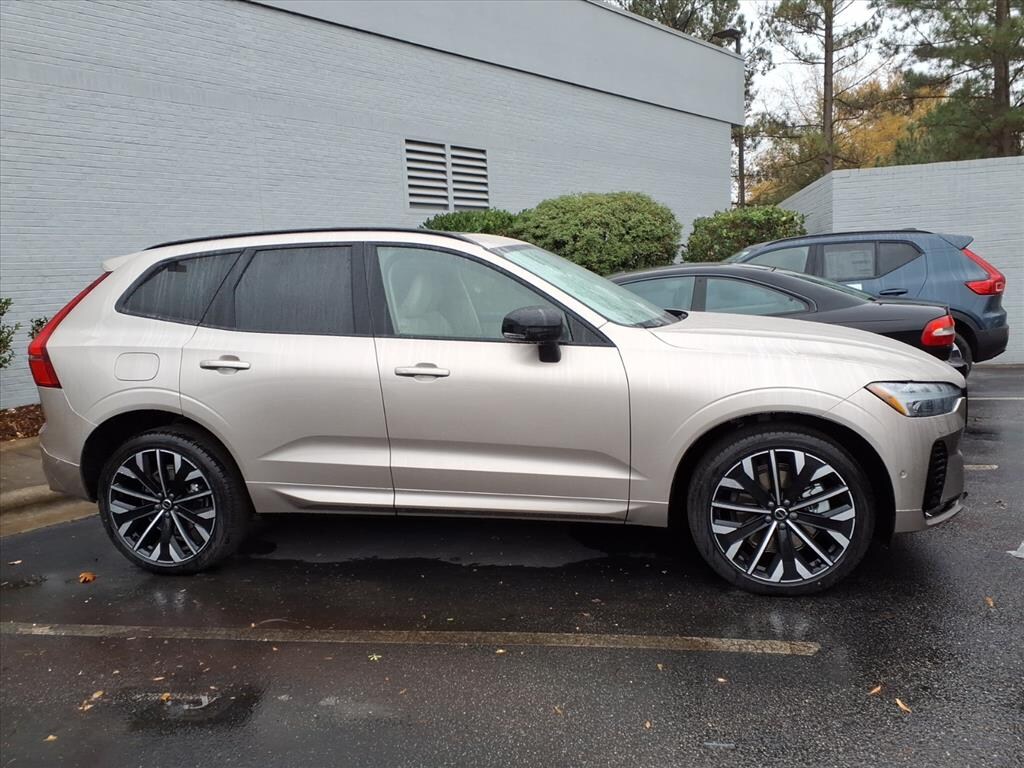 New 2026 Volvo XC60 B5 Ultra SUV