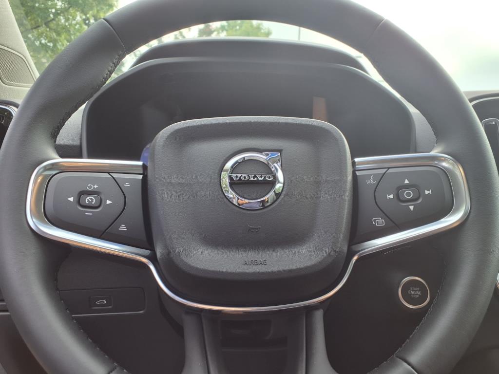 2026 Volvo XC40 Plus - Photo 24