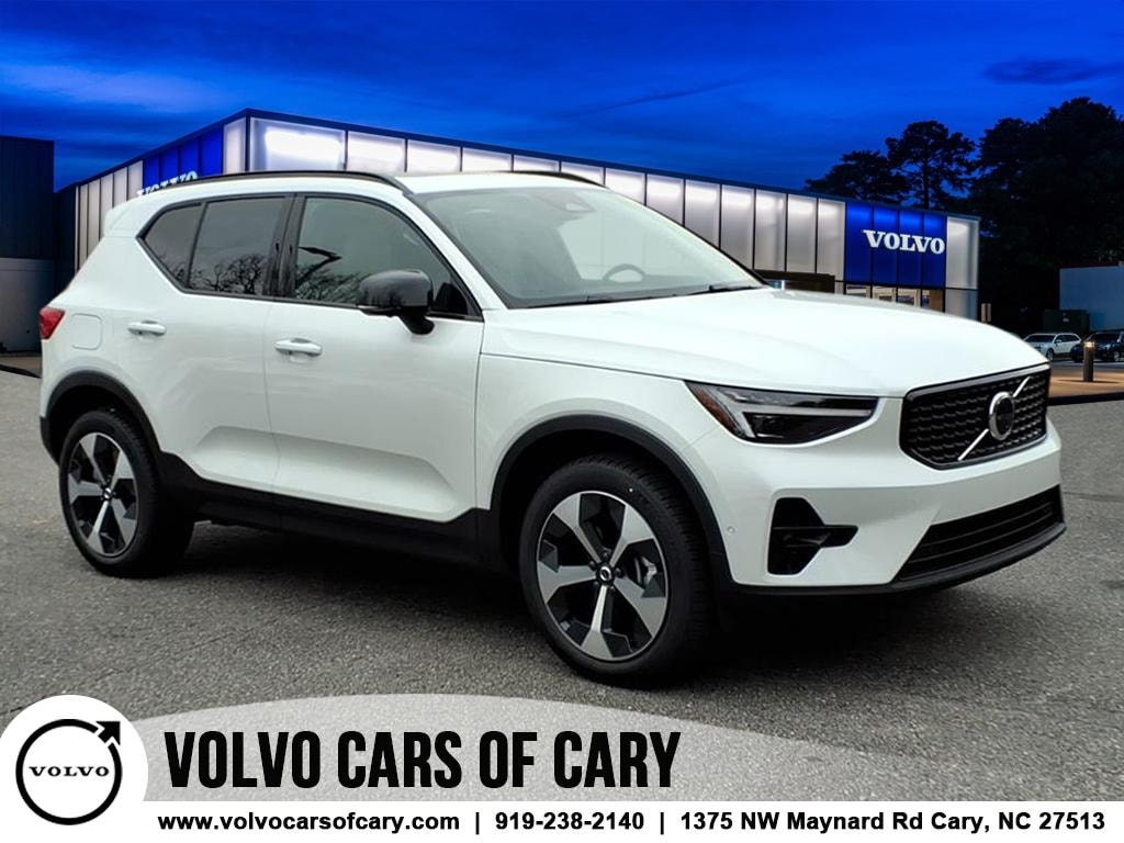 New 2026 Volvo XC40 B5 Plus SUV