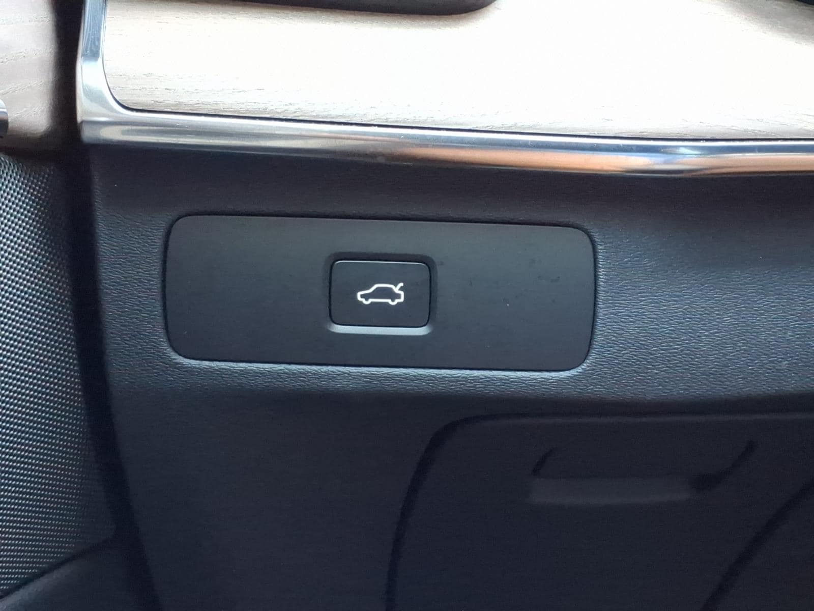 2026 Volvo XC90 Plus - Photo 18