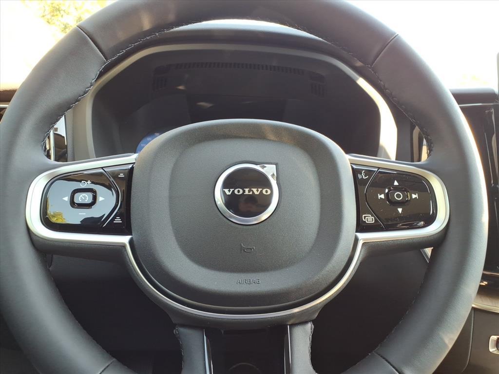 2026 Volvo XC60 Plus - Photo 26