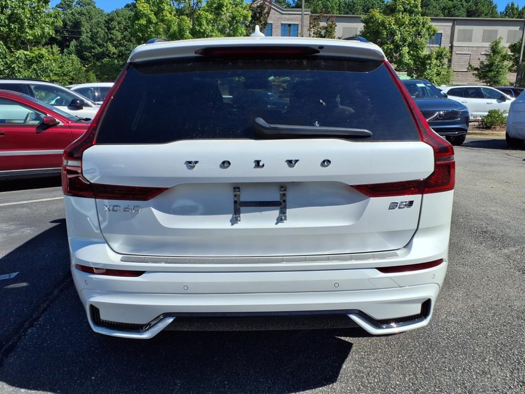 2026 Volvo XC60 B5 Plus photo 2