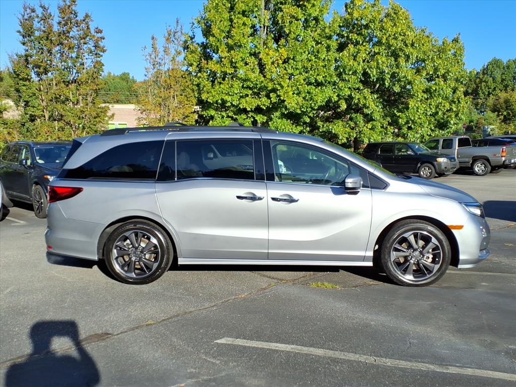 2022 Honda Odyssey Elite photo 2