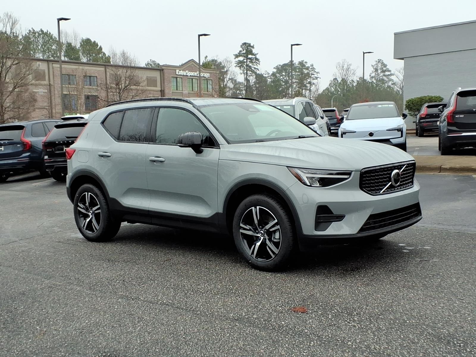 2026 Volvo XC40 B5 Core Dark AWD's photo