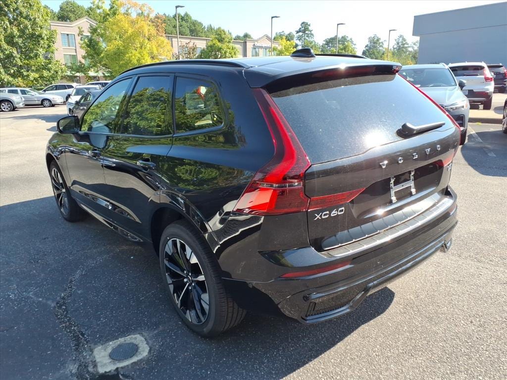 2026 Volvo XC60 Plus - Photo 8
