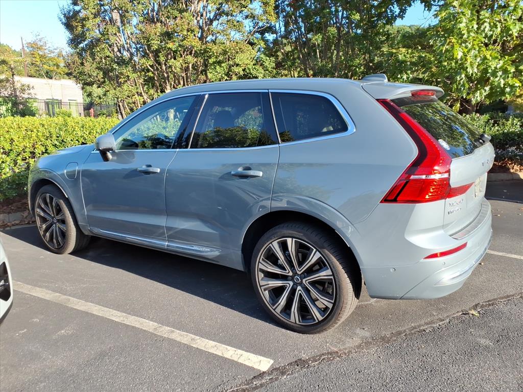 2023 Volvo XC60 Recharge Hybrid Ultimate photo 2