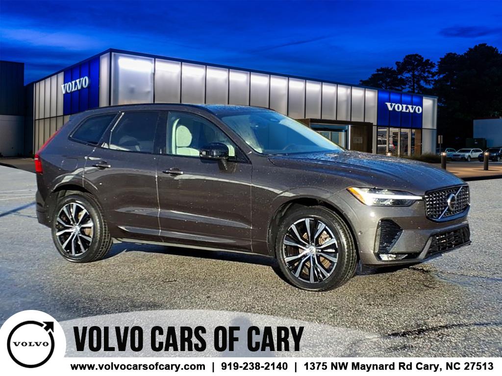 2023 Volvo XC60 Plus's photo