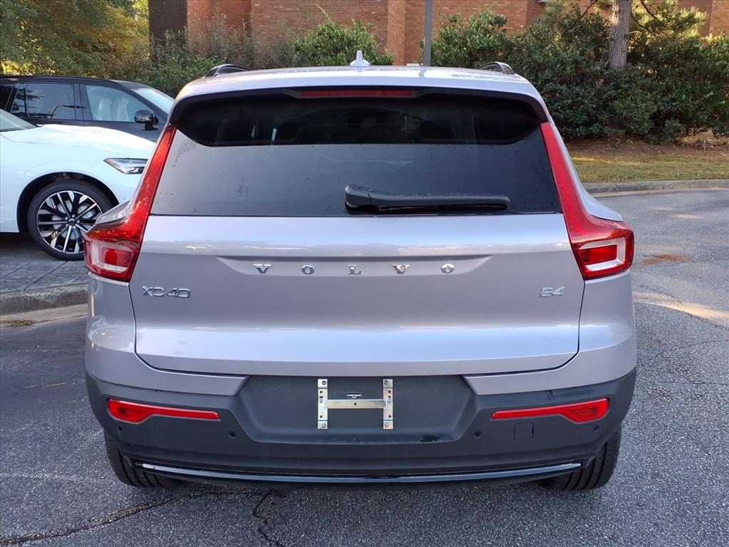 2026 Volvo XC40 Plus photo 3