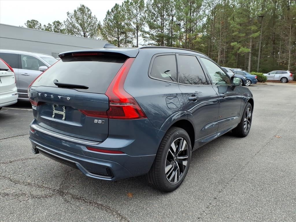 New 2026 Volvo XC60 B5 Plus SUV