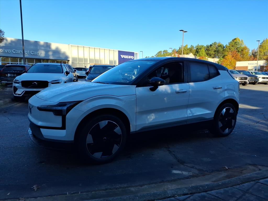 2025 Volvo EX30 Plus - Photo 8