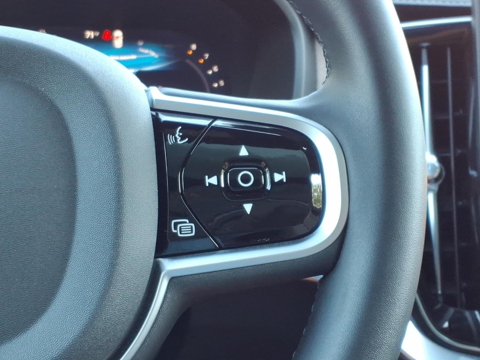 2026 Volvo XC90 Plus - Photo 22