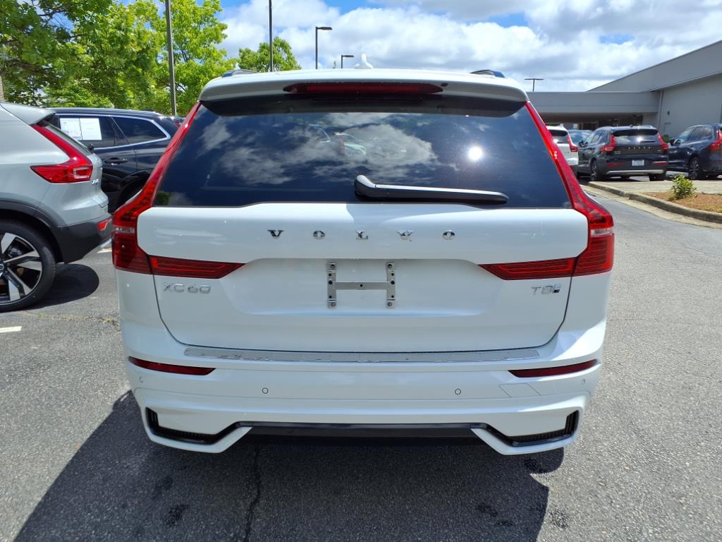 2025 Volvo XC60 T8 Plus photo 4