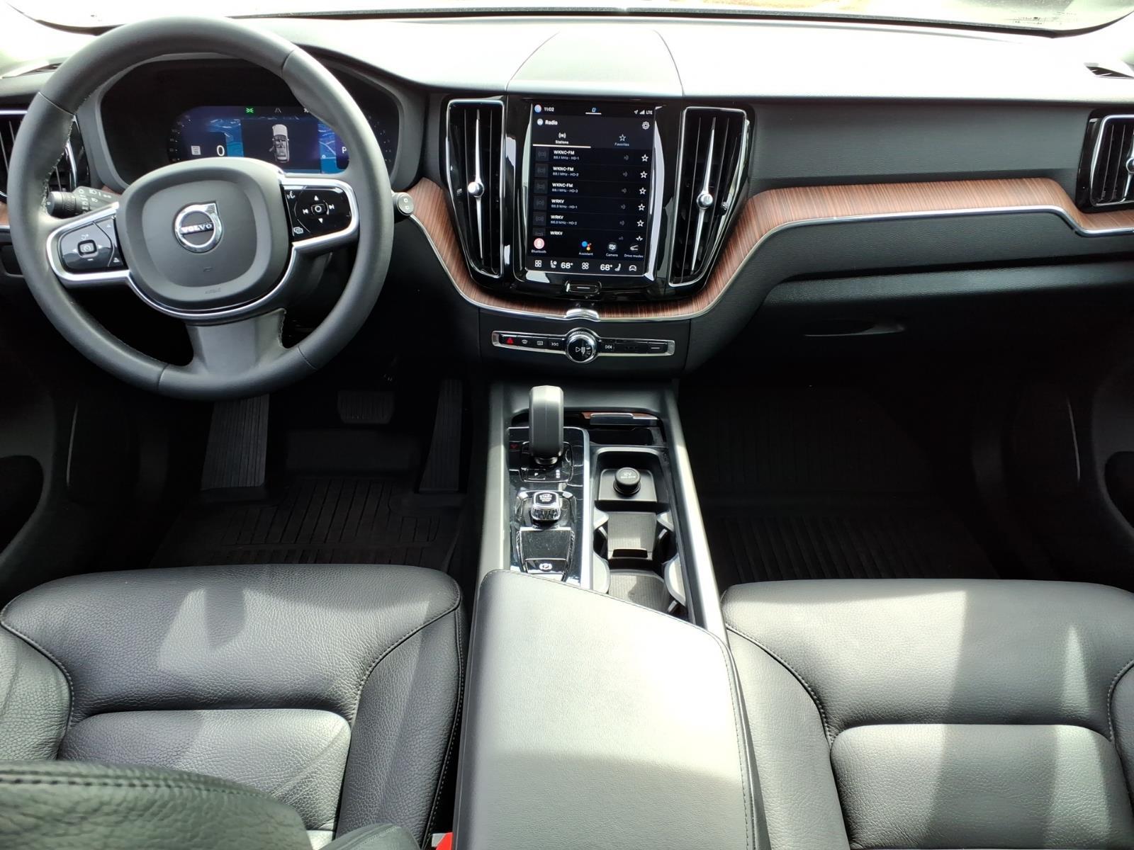 2023 Volvo XC60 Plus - Photo 10