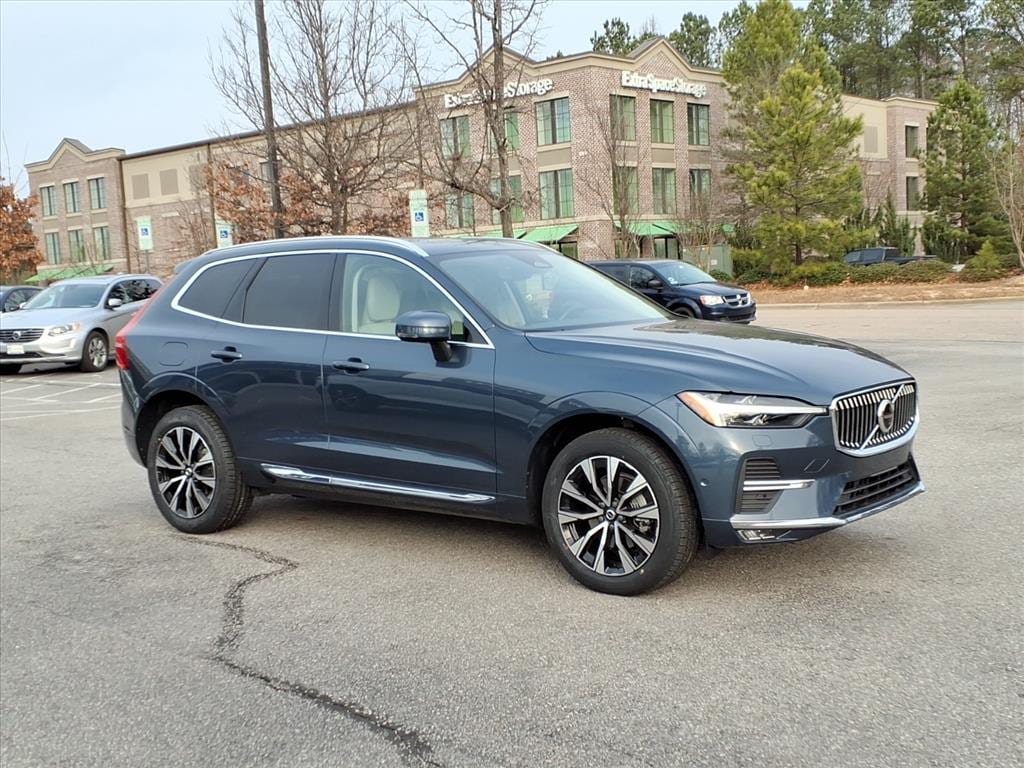 2023 Volvo XC60 Plus's photo
