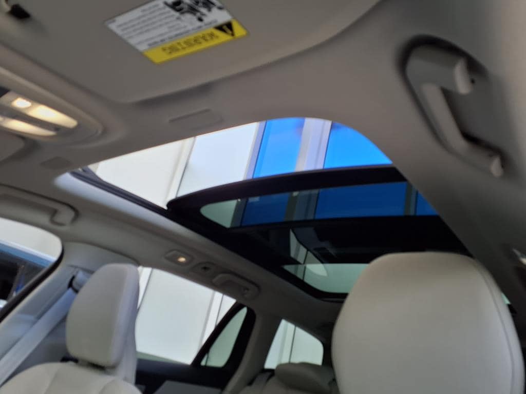 2025 Volvo V60 Cross Country Plus - Photo 12