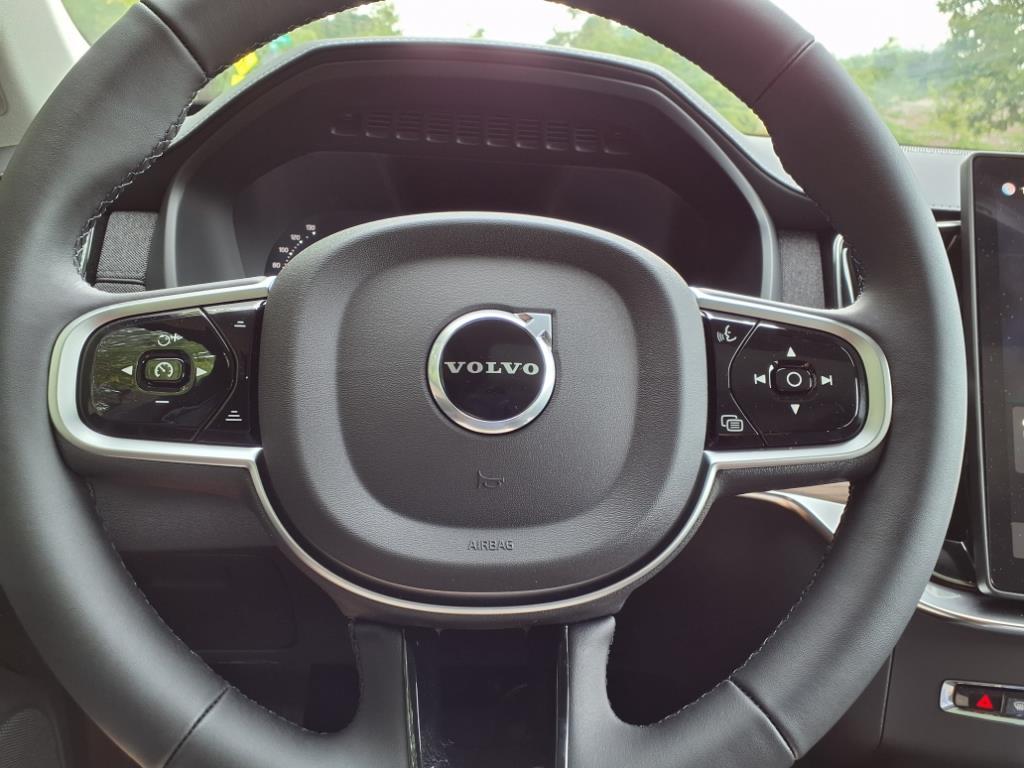 2026 Volvo XC90 Plus - Photo 23