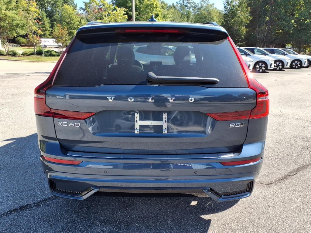 2026 Volvo XC60 B5 Plus photo 4