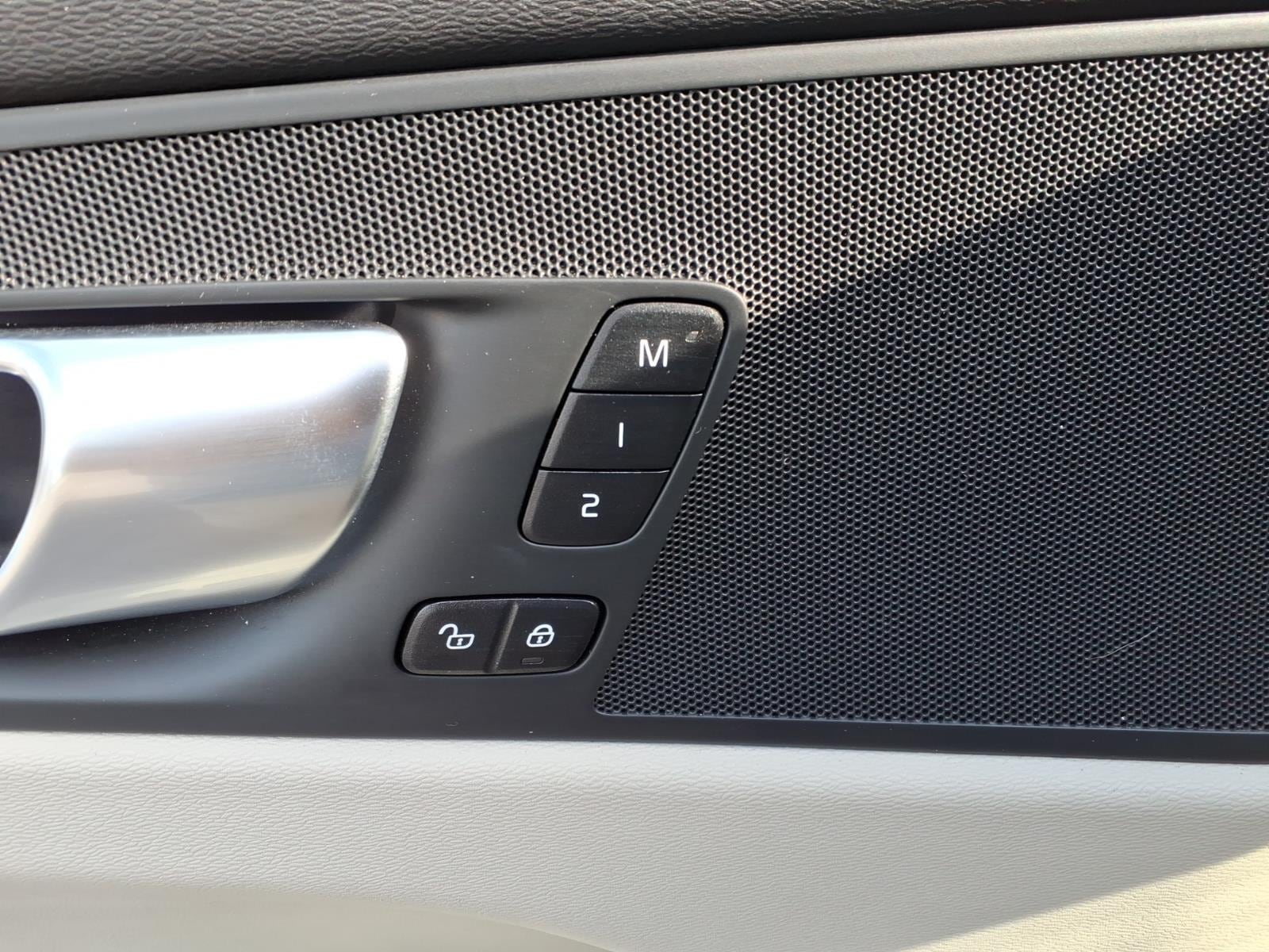 2023 Volvo XC60 Plus - Photo 16