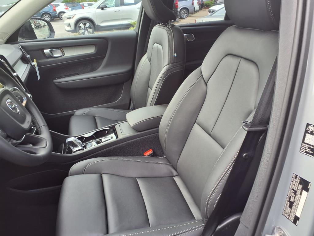 2026 Volvo XC40 Plus - Photo 17