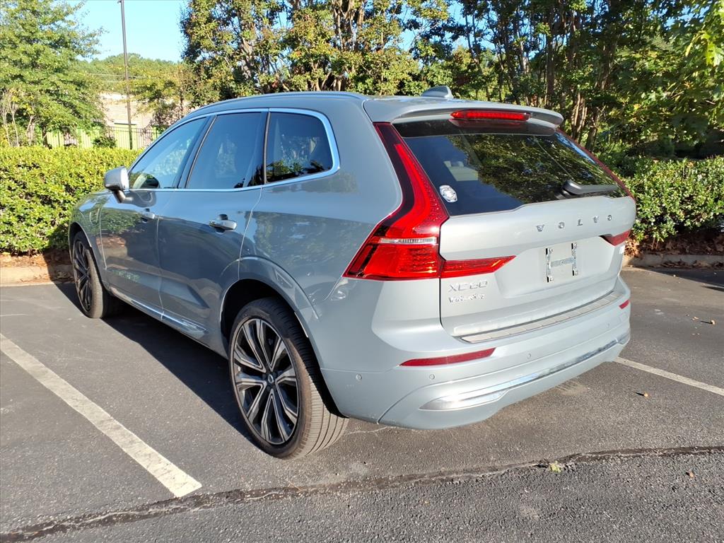 2023 Volvo XC60 Recharge Hybrid Ultimate photo 3