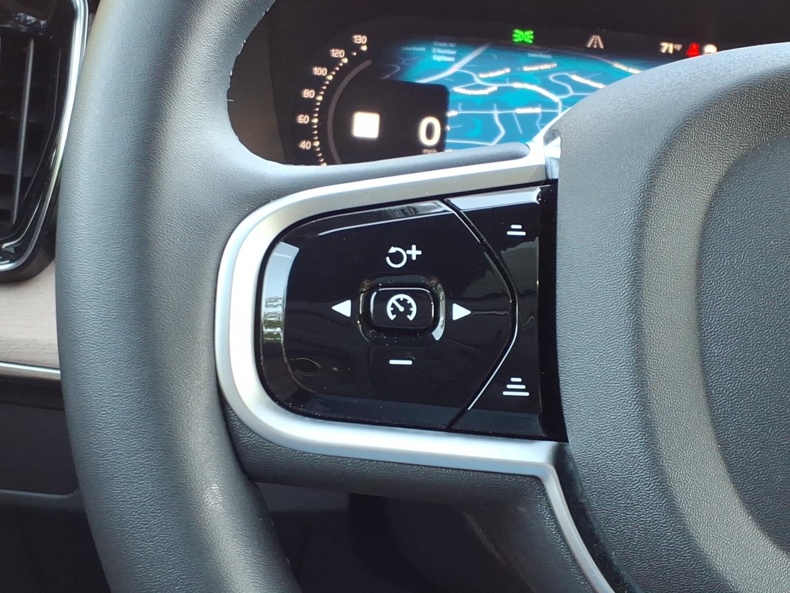 2026 Volvo XC90 Plus - Photo 21
