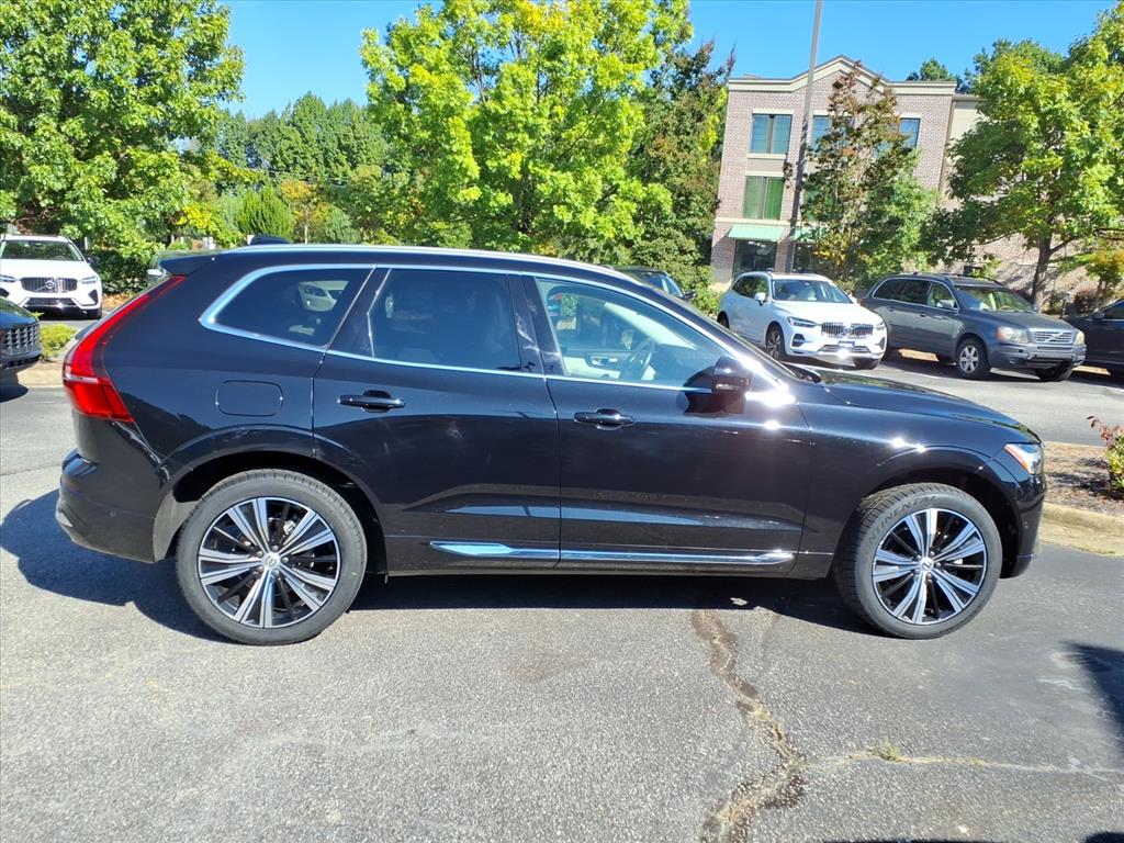 2023 Volvo XC60 B5 Plus photo 2
