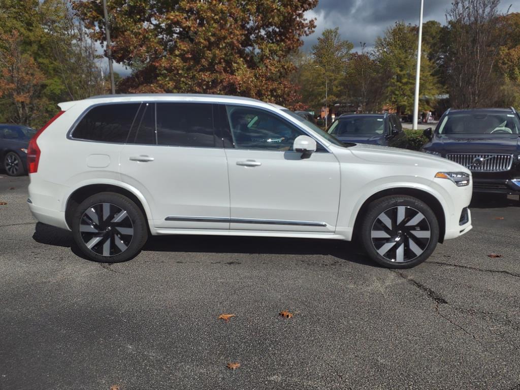 2025 Volvo XC90 T8 Plus photo 2