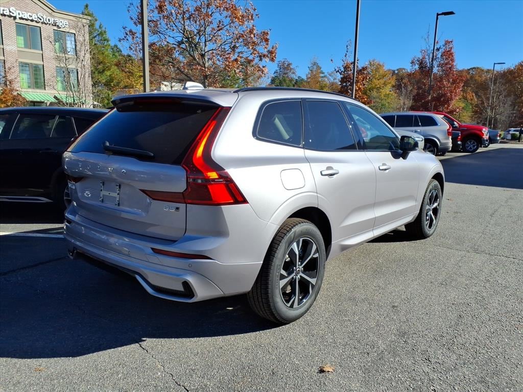 New 2026 Volvo XC60 B5 Core SUV