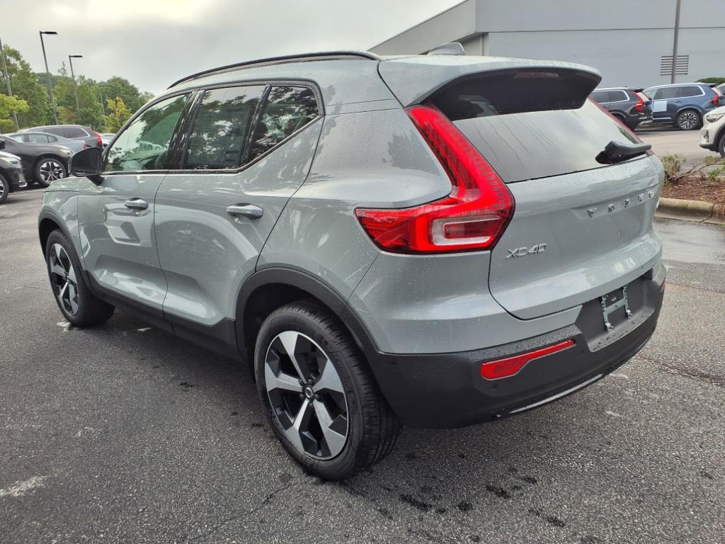 2026 Volvo XC40 Plus - Photo 7