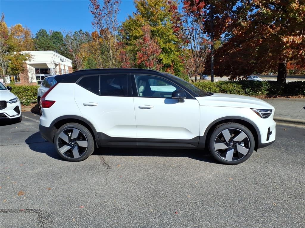 New 2026 Volvo EX40 Single Motor Extended Range Plus SUV