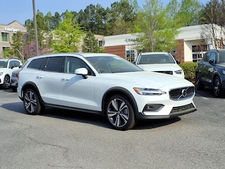 2026 Volvo V60 Cross Country B5 Plus AWD Wagon