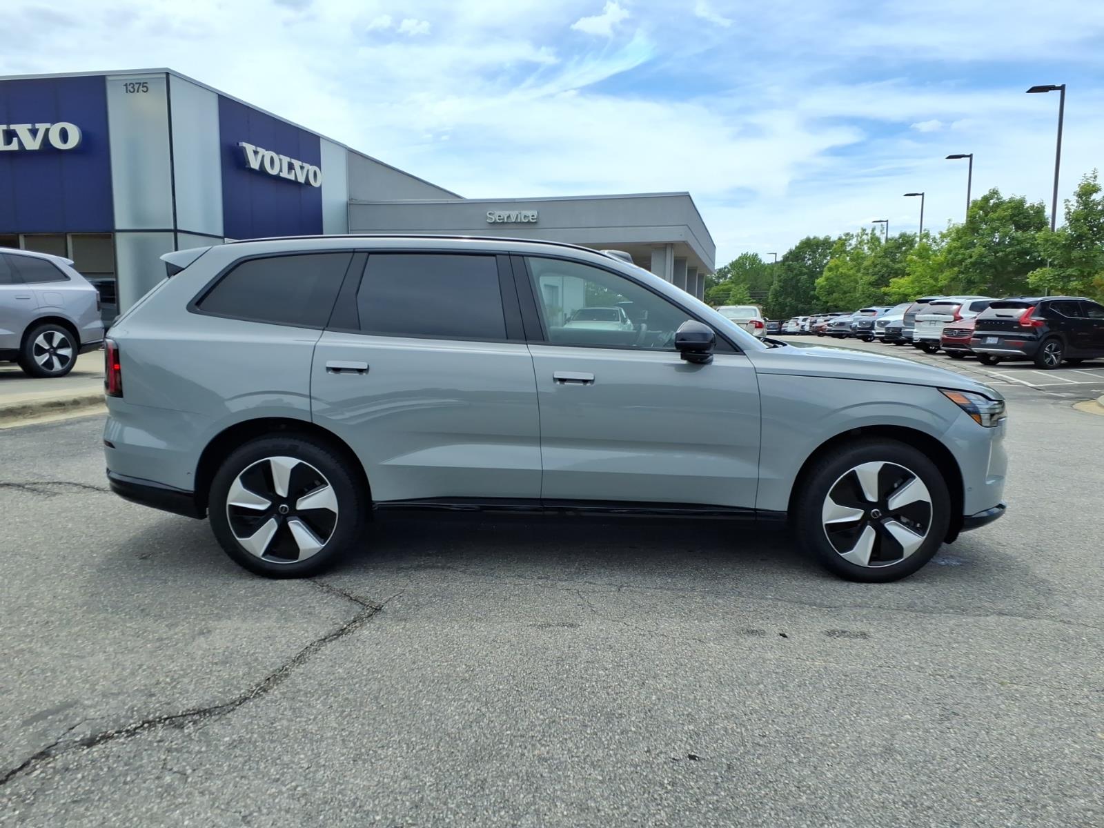 Used 2025 Volvo EX90 Plus with VIN 7JDE23KK0SG000646 for sale in Cary, NC