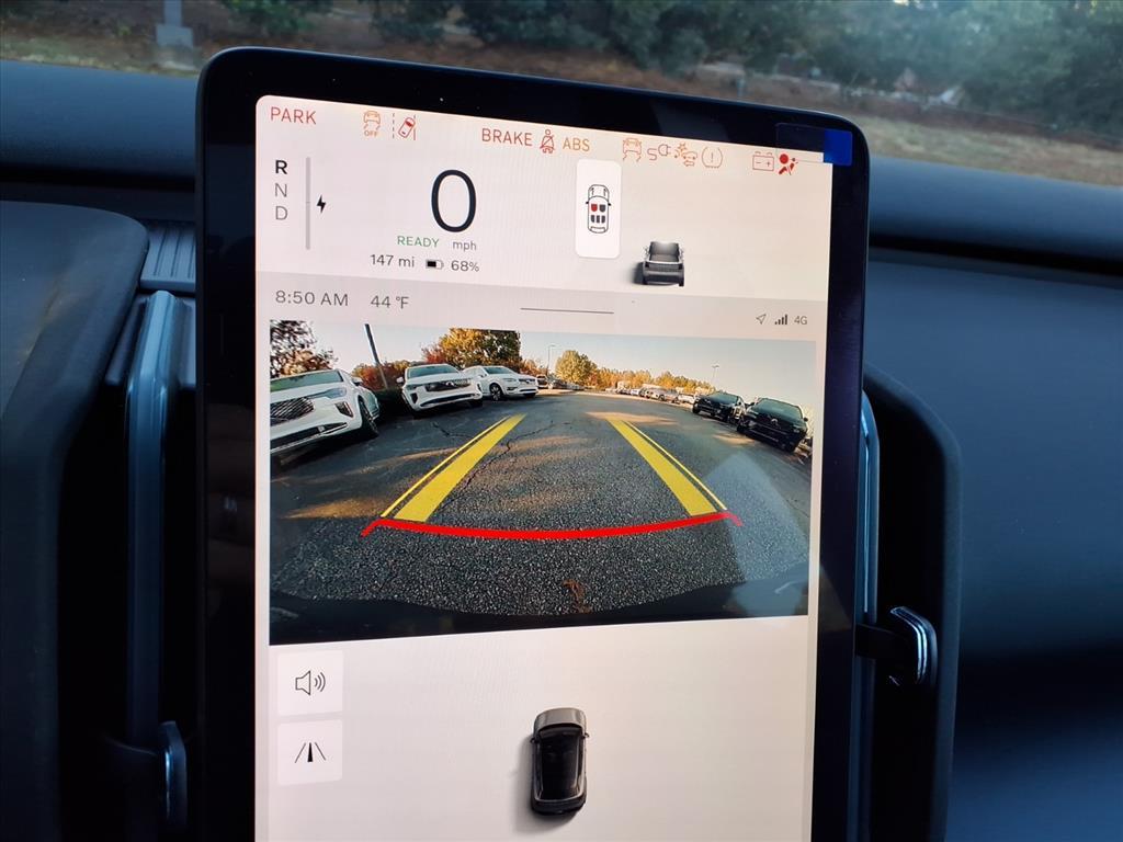 2025 Volvo EX30 Plus - Photo 17