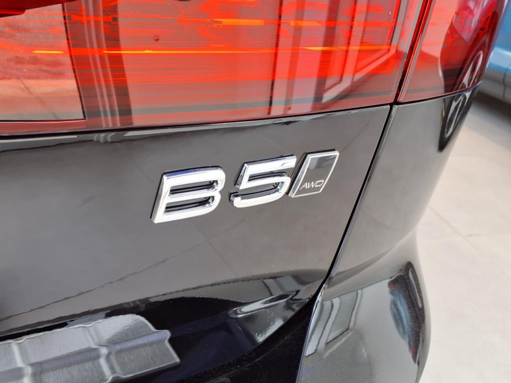 2025 Volvo V60 Cross Country Plus - Photo 7