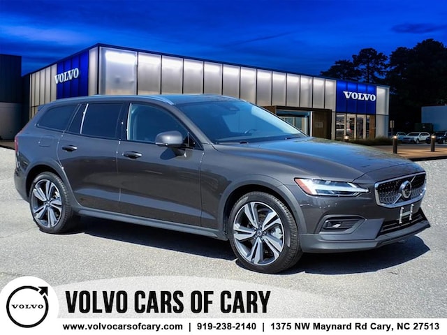 2025 Volvo V60 Cross Country B5 Plus Wagon