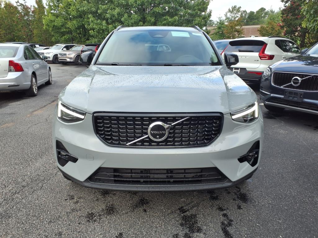 2026 Volvo XC40 Plus - Photo 9