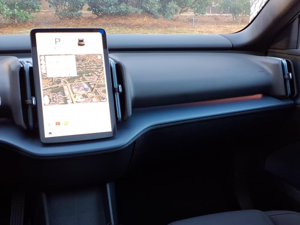 2025 Volvo EX30 Plus - Photo 12