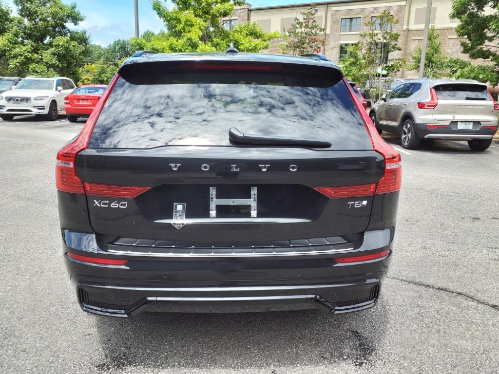 2025 Volvo XC60 Hybrid T8 Plus photo 4