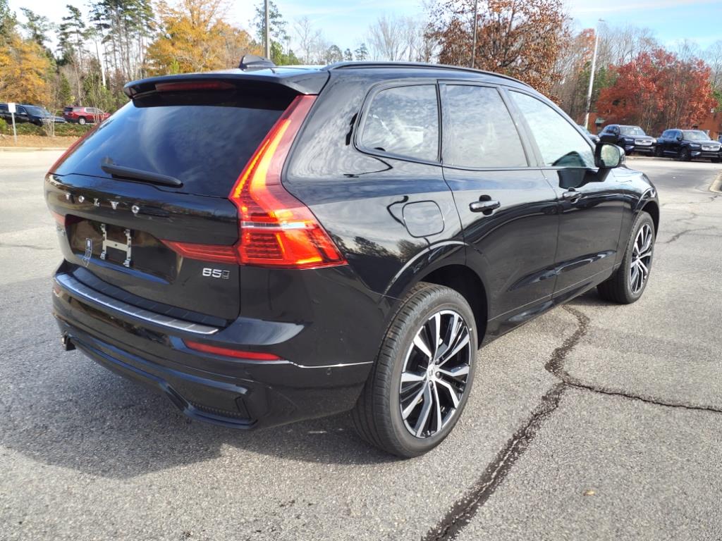 2025 Volvo XC60 B5 Plus photo 3