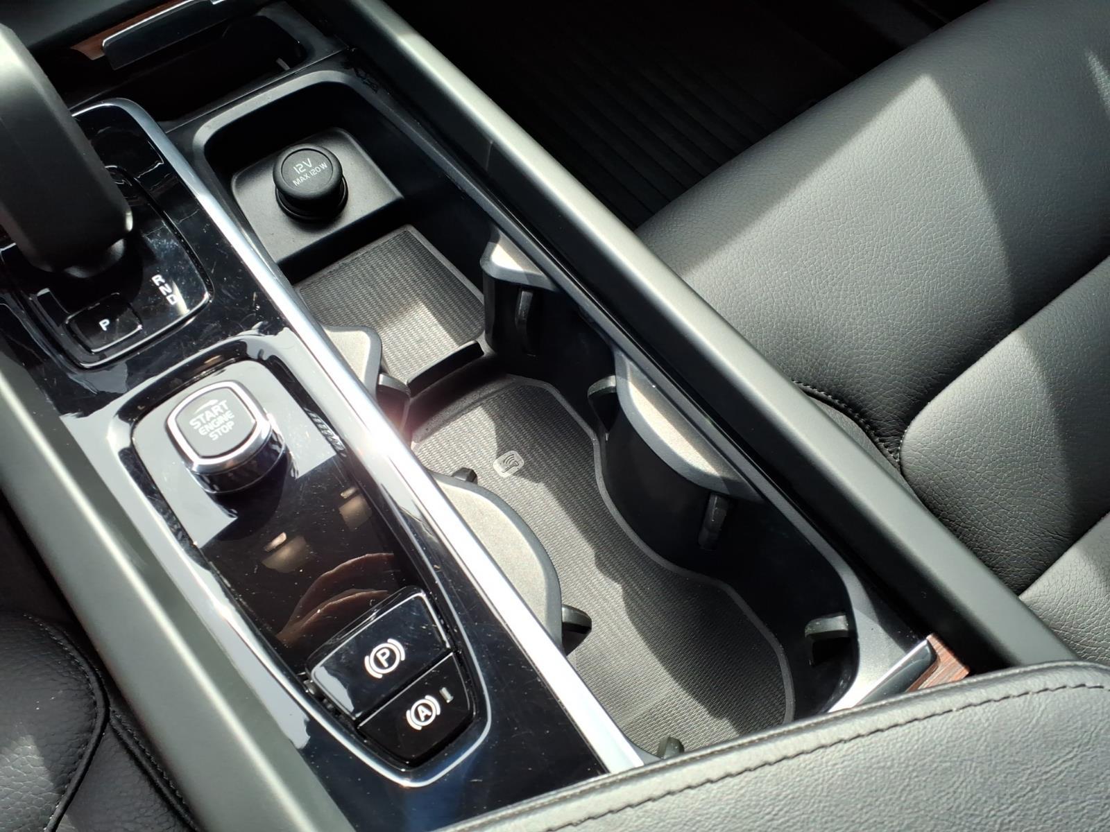 2023 Volvo XC60 Plus - Photo 22