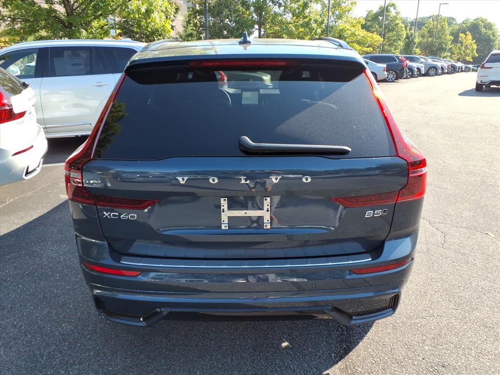 2026 Volvo XC60 B5 Plus photo 2