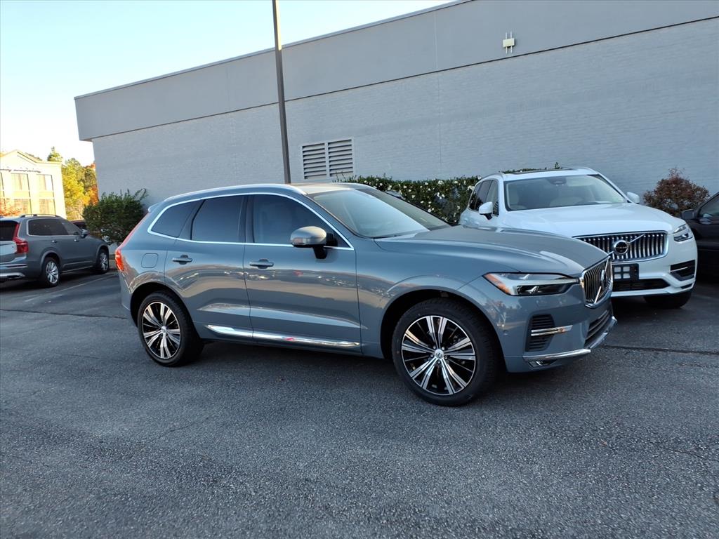 2023 Volvo XC60 B5 Ultimate photo 2