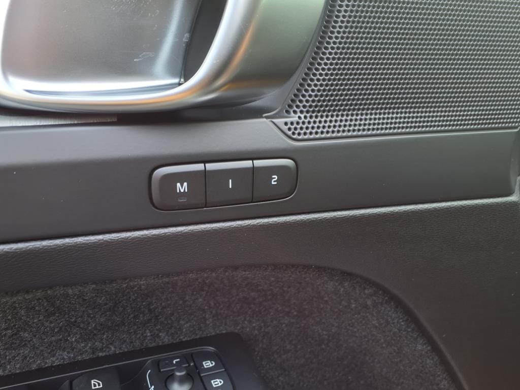 2026 Volvo XC40 Plus - Photo 15
