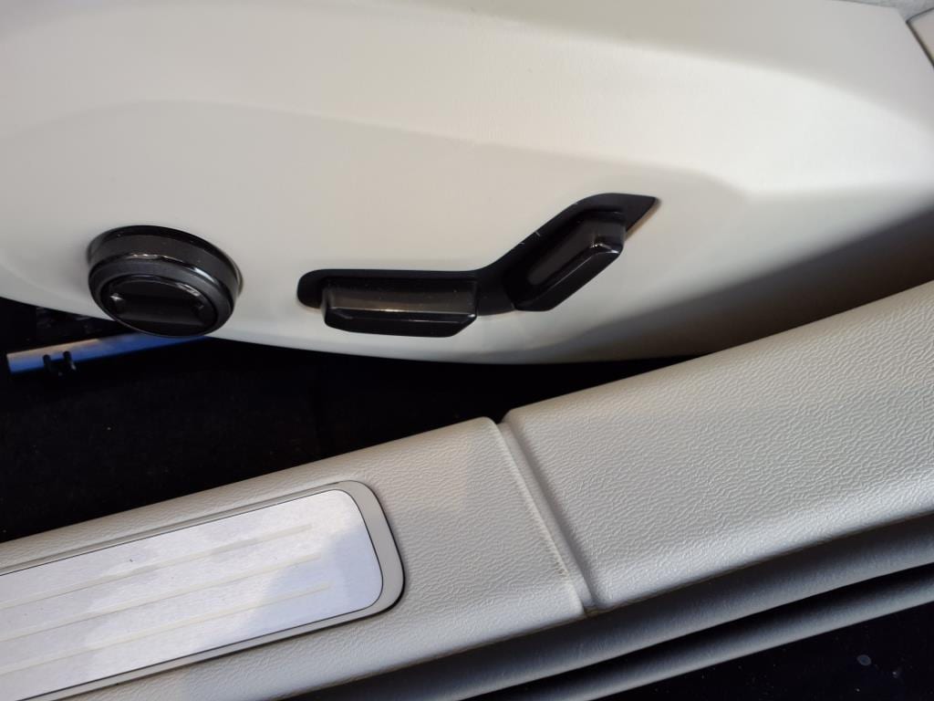 2025 Volvo V60 Cross Country Plus - Photo 14