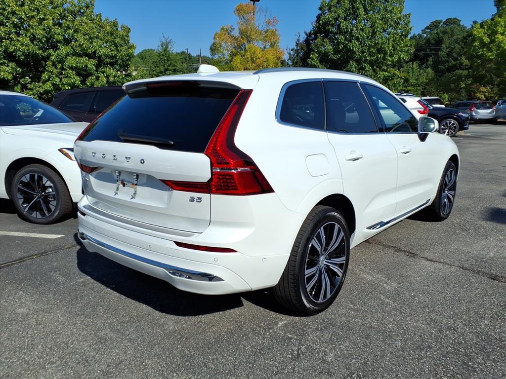 2023 Volvo XC60 B5 Plus photo 3