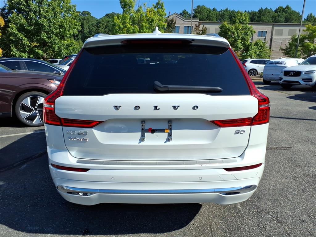 2023 Volvo XC60 B5 Plus photo 4